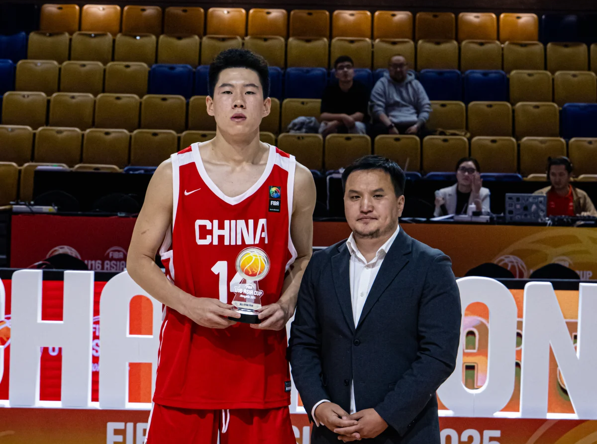 开云体育官网-新胡金秋来了！中国男篮又一15岁2米08新星蹿升，夺银进最佳阵容