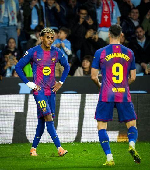 开云体育官网-没有莱万，巴萨造越位快练不下去了