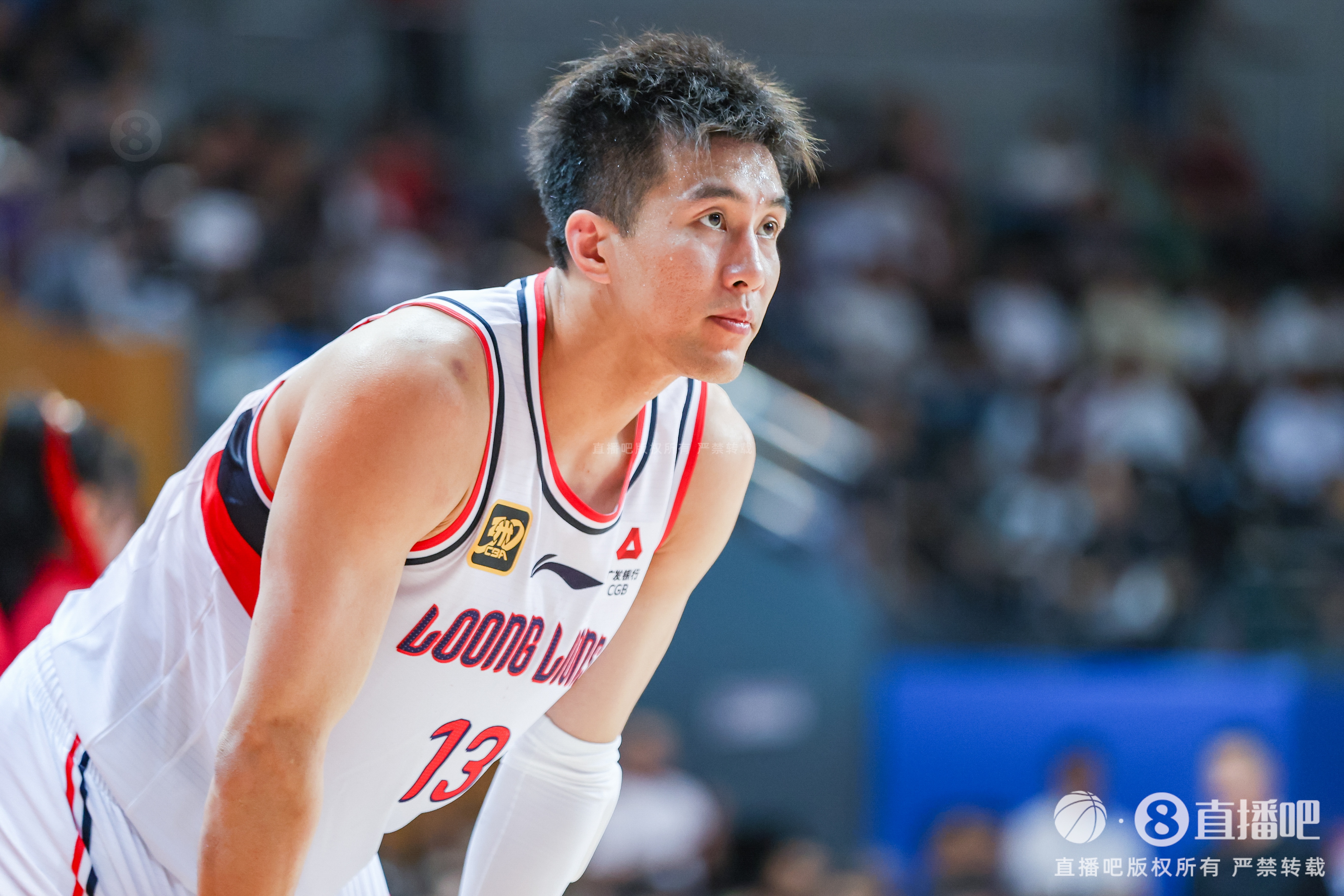 郭艾伦伤情更新：对阵广东时受伤已缺席两场，广州主帅称归期未定