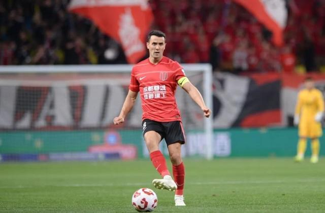 开云体育下载-周定洋获500万顶薪！媒体人热议：绝对超值，最后一份大合同|深圳新鹏城|港澳台|成都蓉城|鹏城|个税_新浪体育_新浪新闻