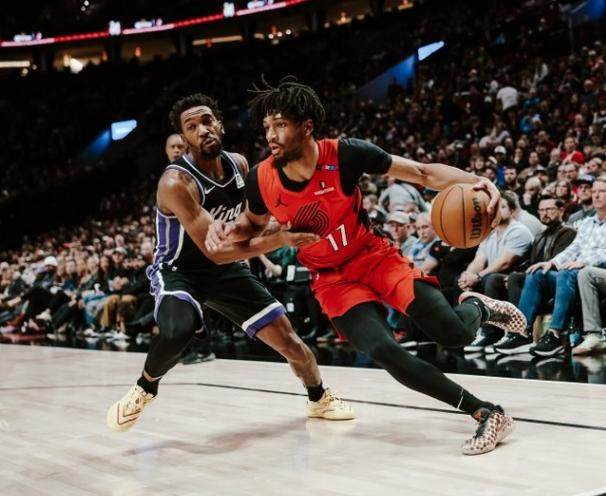 1738919533345051528.png 开云体育官网-这支摆烂球队硬是把防守效率干到了联盟第一