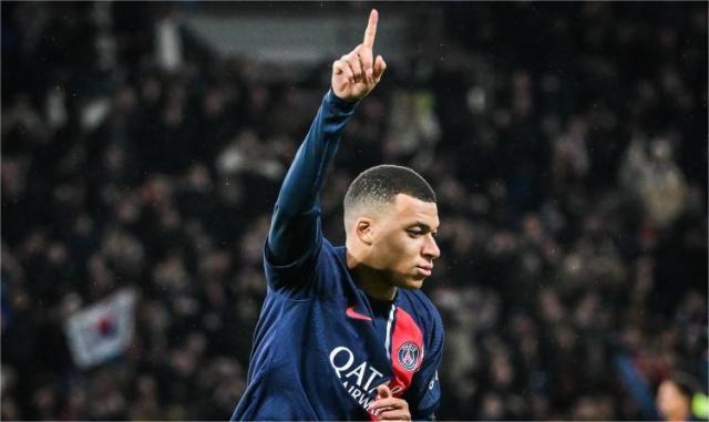 开云体育下载-【早报】十年之后，我来到你的城市，走过你来时的路