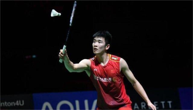 开云体育下载-【早报】十年之后，我来到你的城市，走过你来时的路