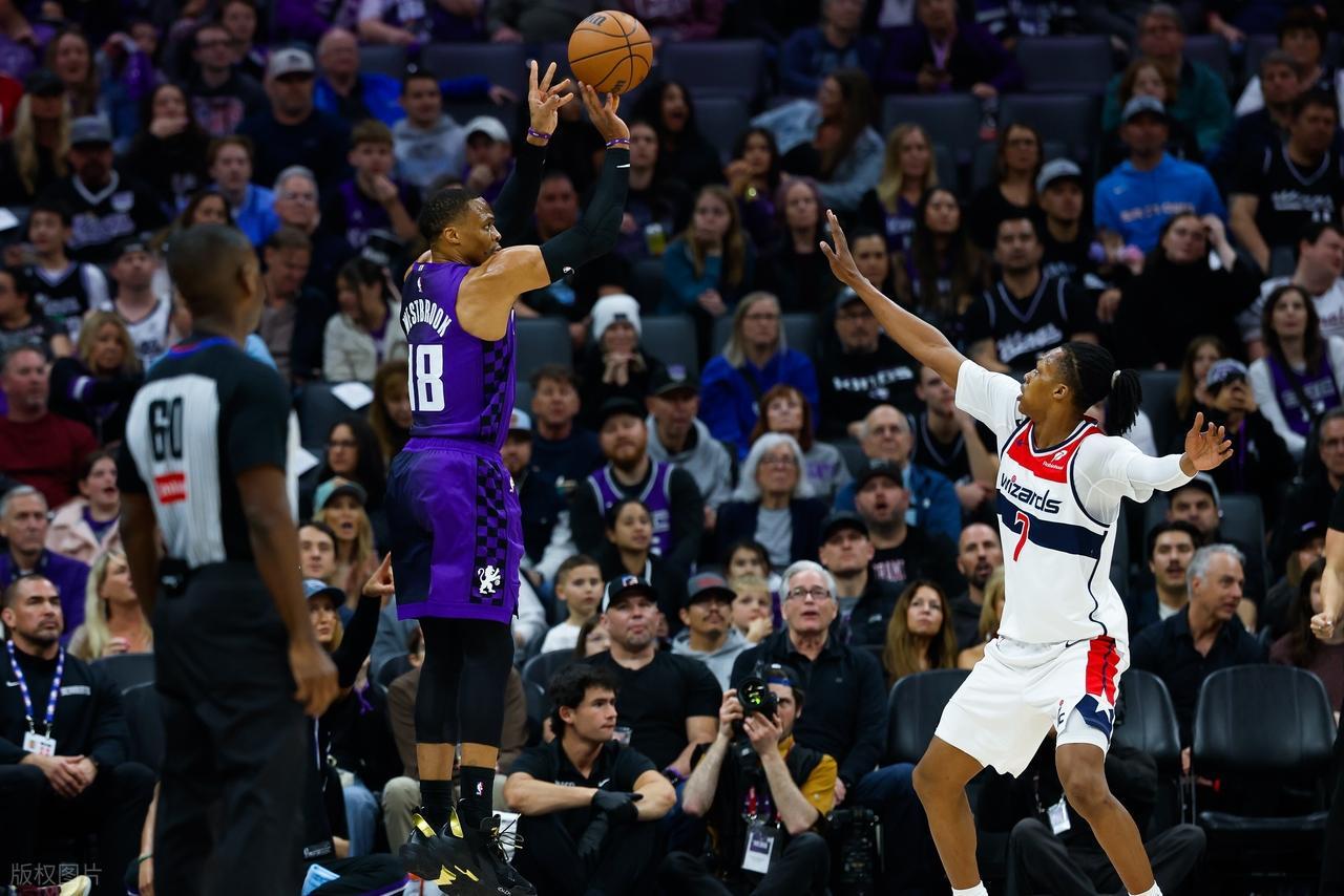 开云-杜兰特39+4+7无缘今日最佳球员！因为哈登31+2+10超神主导大逆转