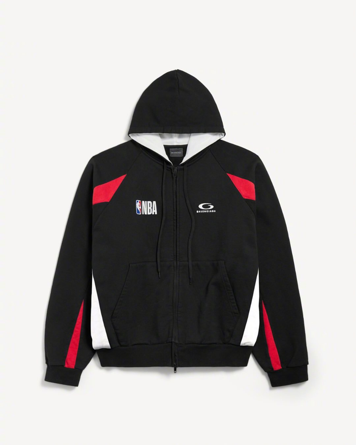 开云体育下载-巴黎世家与NBA联名系列正式发布|巴黎世家（Balenciaga）|newera|时尚_新浪体育_新浪新闻