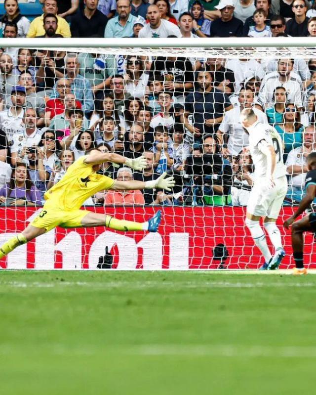 1682806198249018906.jpg 开云体育官网-【西甲】罗德里戈世界波本泽马戴帽,皇马主场取3分