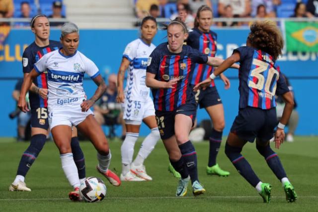 开云体育下载-巴萨女足英国双星：享受西班牙的足球 女足在变好