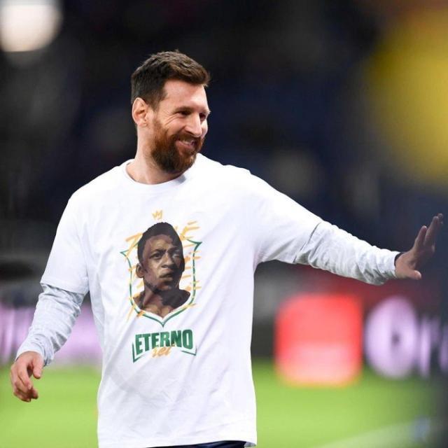 1673473356704029130.jpg KAIYUN-【法甲】梅西回归破门+策动埃基蒂凯进球 巴黎2比0