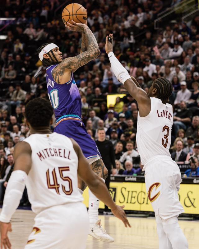 开云APP-米切尔重返犹他空砍46分 克拉克森一攻拿7分改命