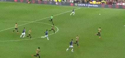 1672612157033032578.gif KAIYUN-【法甲】埃基蒂凯一度扳平 巴黎1比3客负朗斯遭首败