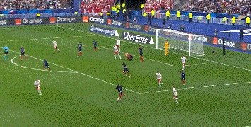 开云体育下载-【欧国联】本泽马破门 坎特中柱 法国遭逆转负丹麦