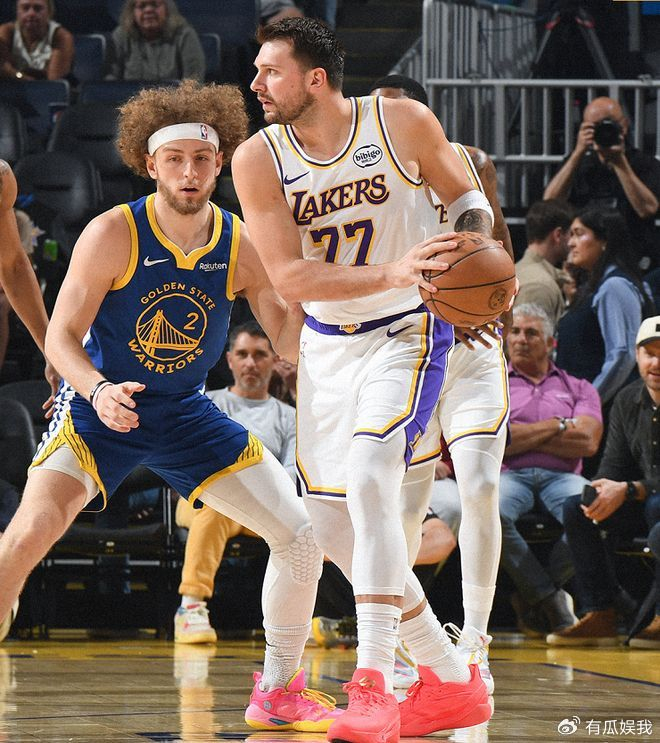 开云体育官网-东契奇生日夜26+6+8,詹皇准三双造2大纪录,湖人大胜勇士止3连败|勒布朗·詹姆斯|波士顿凯尔特人队|nba全明星赛|菲尼克斯太阳队|卢卡-东契奇_新浪体育_新浪新闻