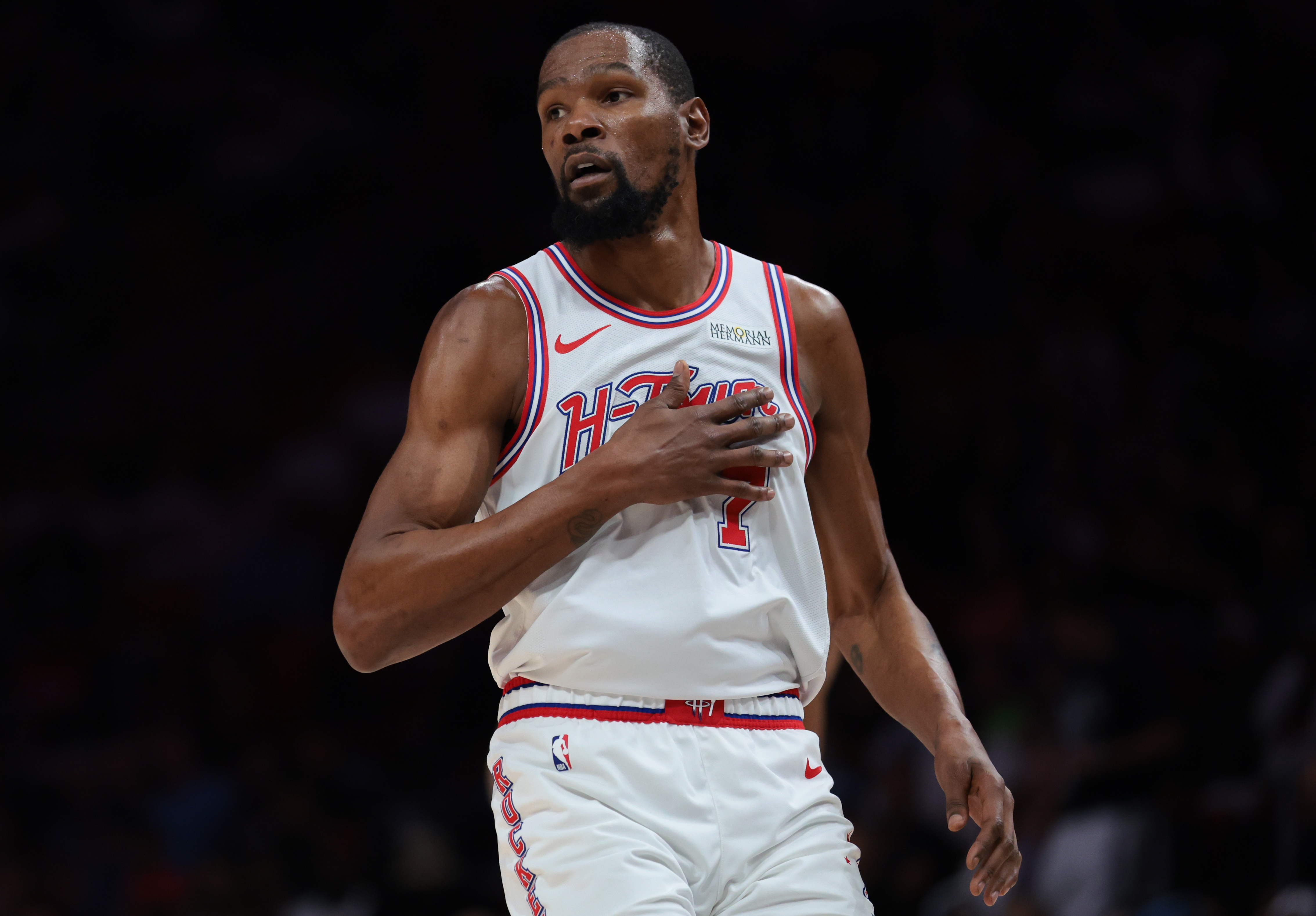 开云体育官网-总进球榜人均名人堂?老詹超天勾 保罗差5球进前40 三少库赞在列