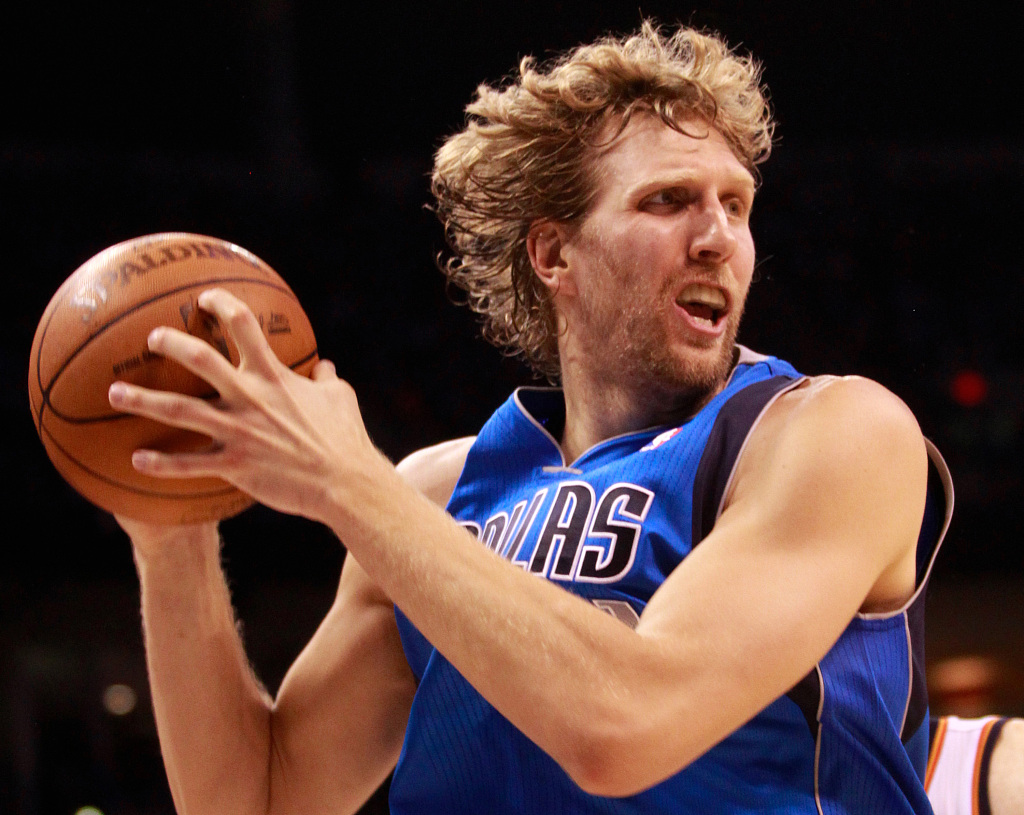 开云体育官网-总进球榜人均名人堂?老詹超天勾 保罗差5球进前40 三少库赞在列