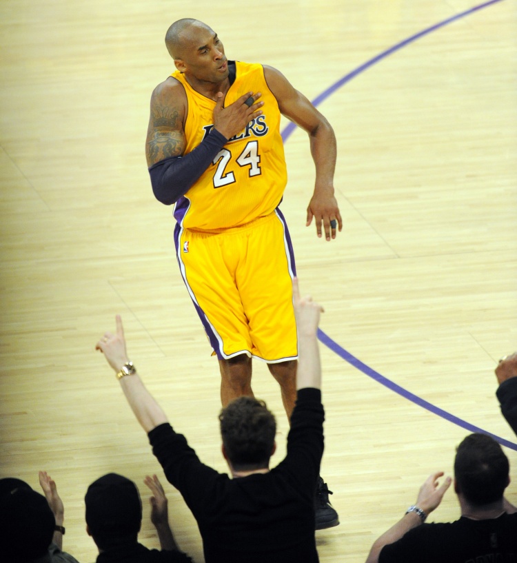 开云体育官网-总进球榜人均名人堂?老詹超天勾 保罗差5球进前40 三少库赞在列