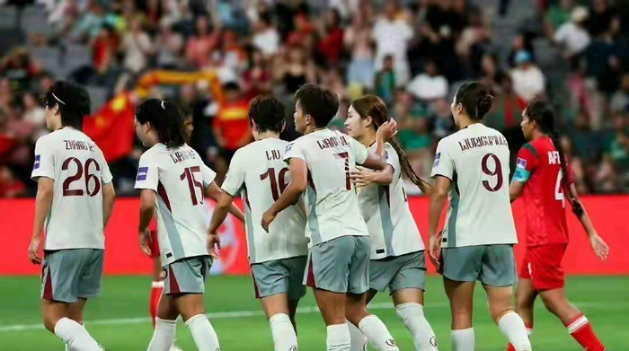 开云-女足2-0险胜鱼腩,王霜吊射难掩尴尬,老帅该下课了吗?|亚洲杯|张睿|比赛|对手|米利西奇_新浪体育_新浪新闻