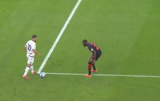 1634420594207094425.gif 开云体育下载-【意甲】莱昂+烈火替补造逆转 AC米兰先丢2球3比2胜