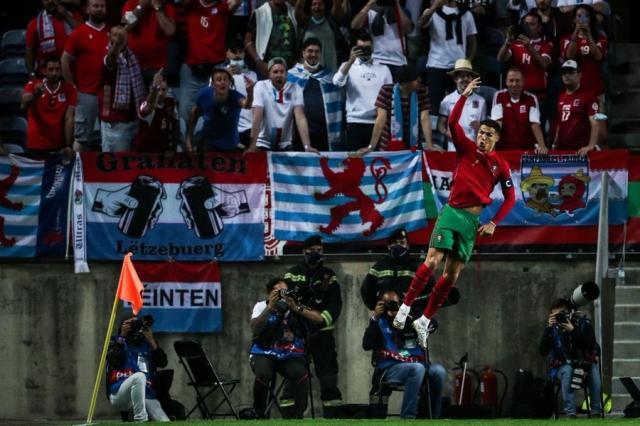 1634079602722090234.jpg 开云体育下载-【数说】C罗最快点球双响+国家队帽子戏法纪录