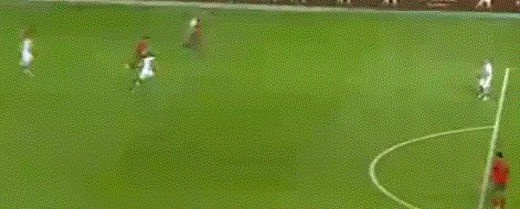 1634069826907027566.gif 【世预赛】C罗两点射+帽子戏法 B费传射 葡萄牙5比0