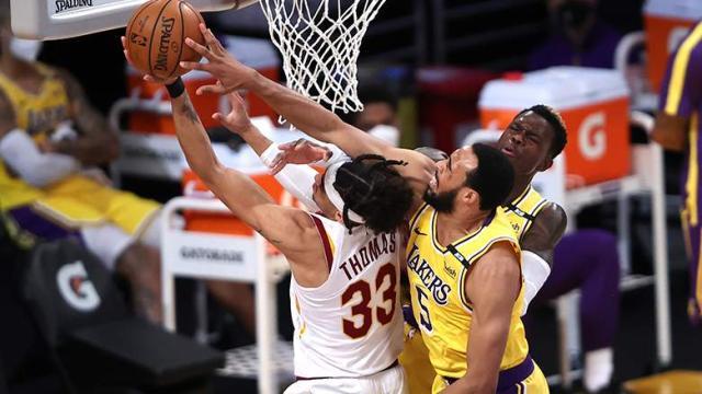 KAIYUN-谁是湖人三巨头身边的X因素？年轻的塔克做好准备