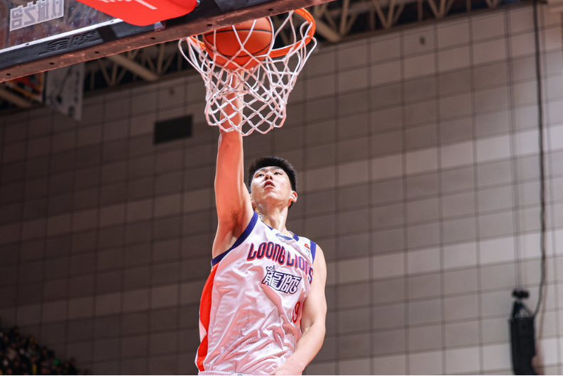 郭艾伦25+6赛季新高!广州负青岛4连败 徐昕14+12段昂君24分