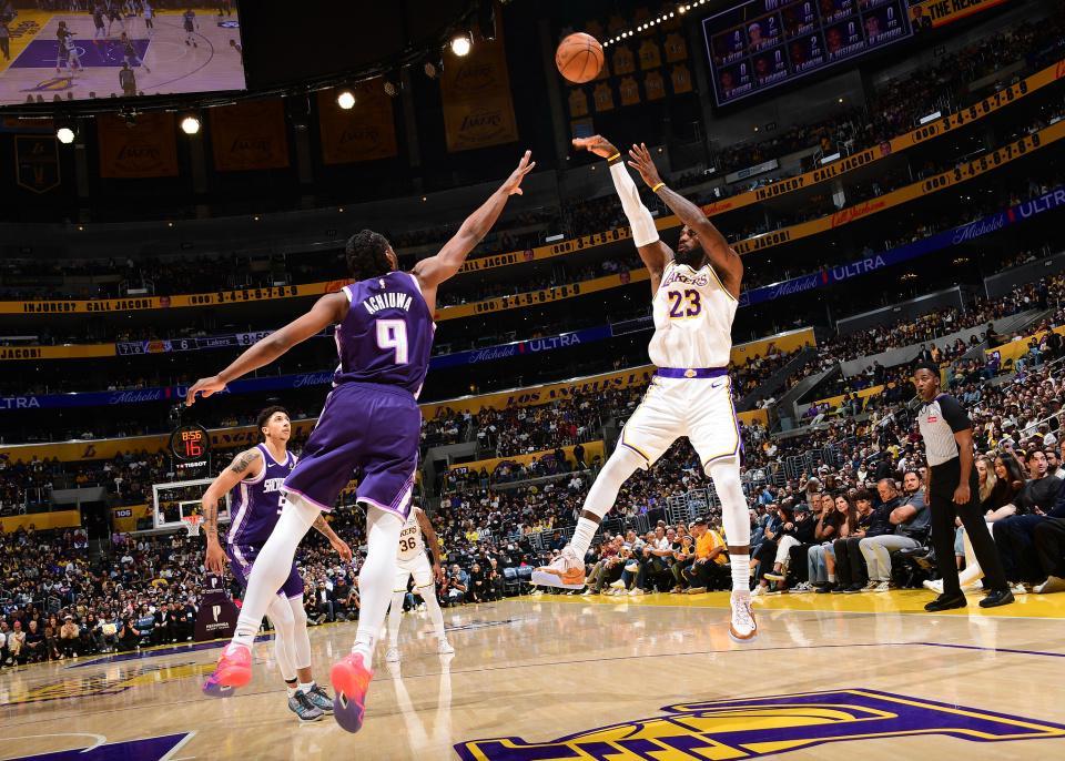 湖人狂胜24分获4大喜讯！东契奇蜕变老詹破纪录 2换1交易捡漏神射