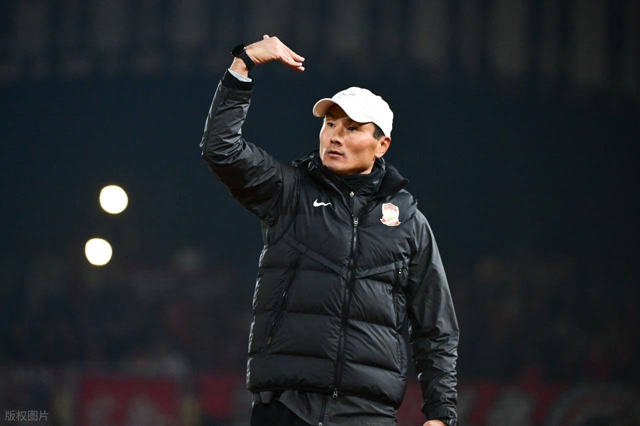 开云体育官网-争议！邵佳一斩获金帅奖只因当了国足主帅？李金羽于根伟更有资格