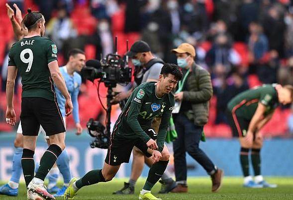 1619424204451001373.jpg 又输一场决赛再度面临抉择:凯恩还应坚守热刺吗?