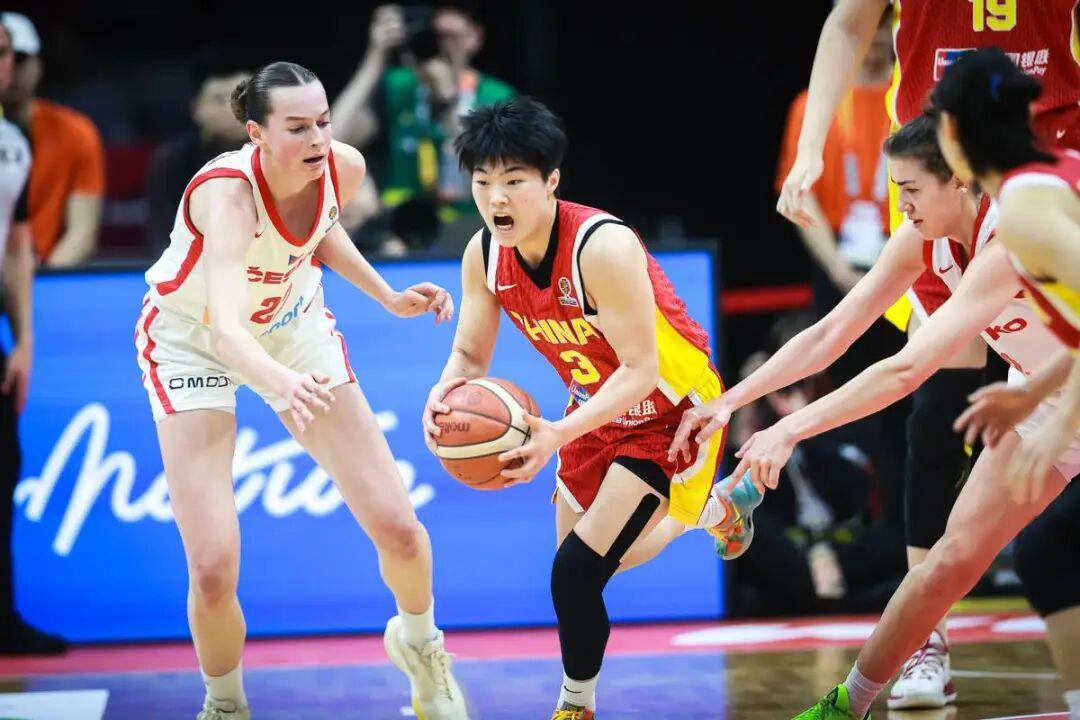 开云体育下载-晋级世界杯只是开始!中国女篮险胜捷克,但这一战给全队敲响警钟