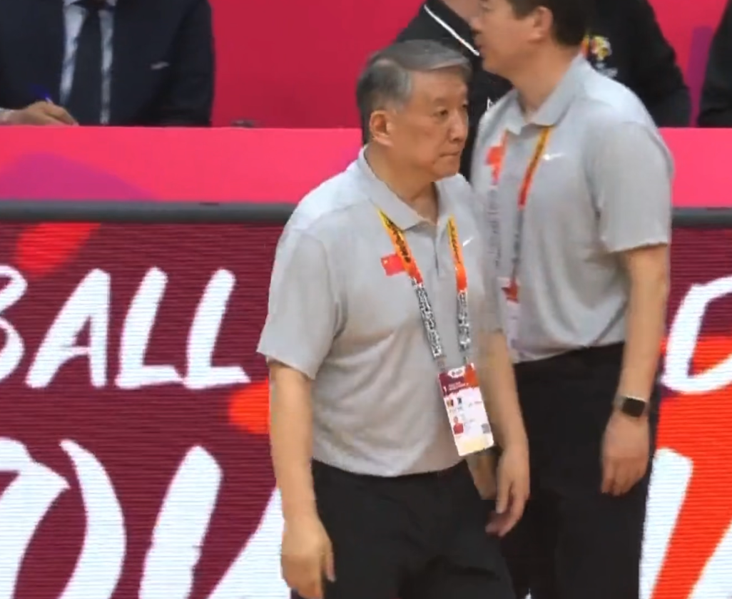 开云体育下载-女篮胜南苏丹！宫鲁鸣淡定，张子宇搂王思雨，张曼曼陈玉婕总结！